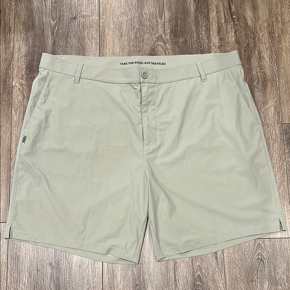 Rhone Men's Tan Shorts Size: 40
